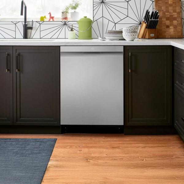 The LG Smart Top-Control Dishwasher in Stainless Steel with 1-Hour Wash & Dry in a sleek, modern kitchen.
