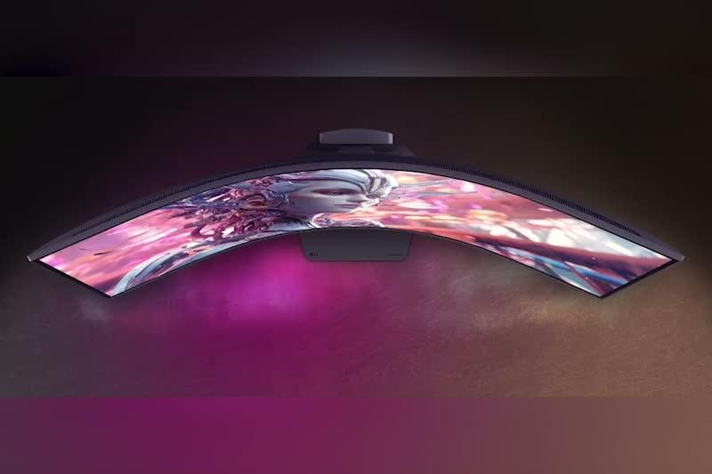 1000R curvature wraps you in UHD clarity