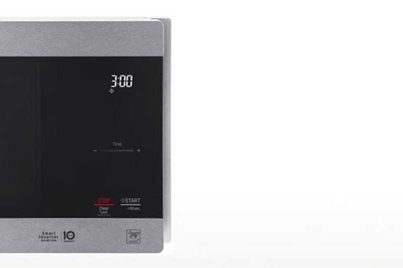 Micro-onde de comptoir NeoChefMC de LG en acier inoxydable noir de 2,0 pi³  avec technologies Smart Inverter et EasyClean® - LMC2075BD