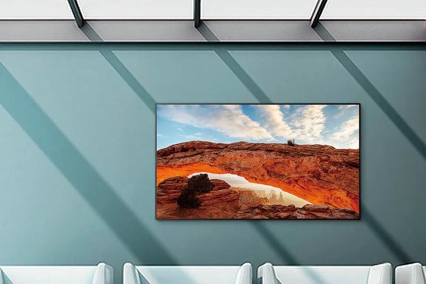 Digital Signage Wallpaper OLED Hide in Plain Sight