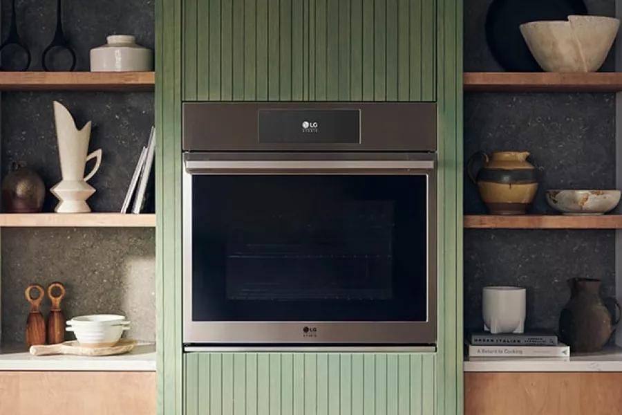 LG STUDIO 4.7 cu. ft. Smart InstaView Electric Single Built-In Wall Oven - Thumbnail 4