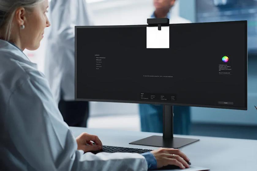 LG 40HT513D performing calibration and a QA test with LCS Medical.