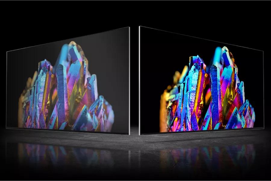 Two TVs displaying different backlighting techonologies with the right appearing more precise.