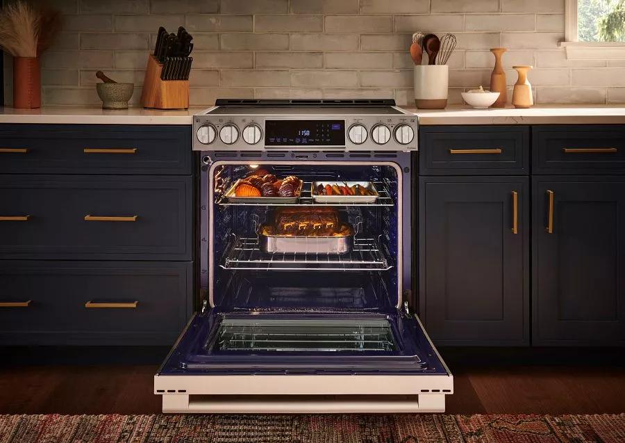 LG STUDIO 6.3 cu. ft. InstaView® Induction Slidein Range with Air Fry