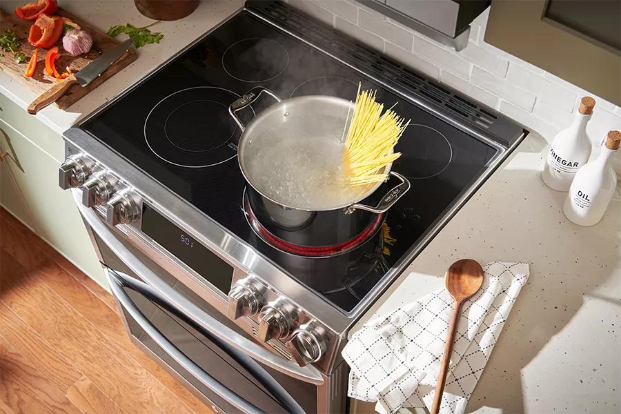 LG Gas & Electric Cooktops: Cook like a Chef