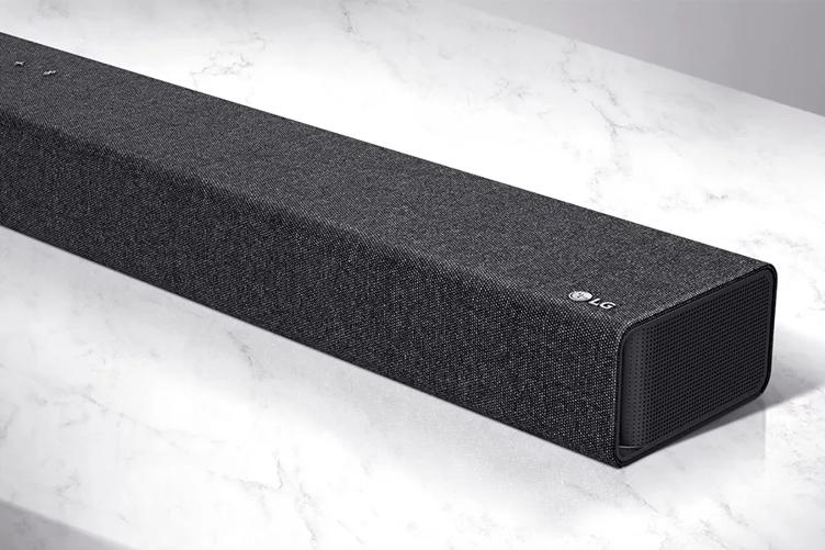 LG SPD7R 7.1 Channel High Res Audio Sound Bar with Rear Speaker Kit