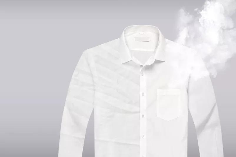 Chemise séchée au sèche-linge pour éviter les plis