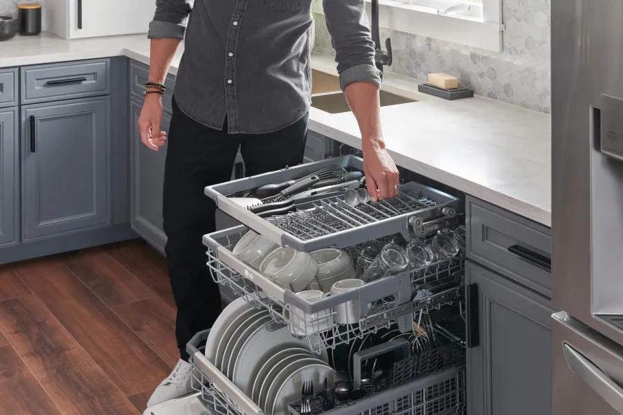 Smart FlushFit™ Top Control Dishwasher with 1-Hour Wash & Dry, QuadWash® Pro, TrueSteam® and Dynamic Heat Dry™ w/AutoVent Dry™ LDNPH753D