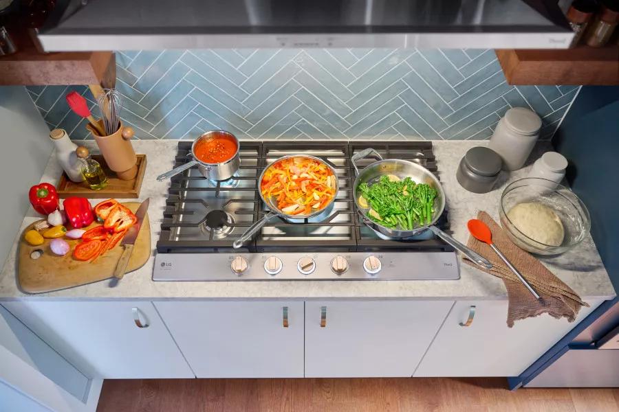 2024_LG STUDIO_LET YOUR VIBE SHINE_Stainless Steel Finish_Warm Vibrancy Kitc