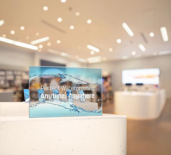 55EW5Q LCD & OLED Lifestyle Image