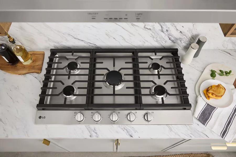 LG Studio 30 in. Gas Cooktop with 5 Sealed Burners & Griddle - Stainless  Steel