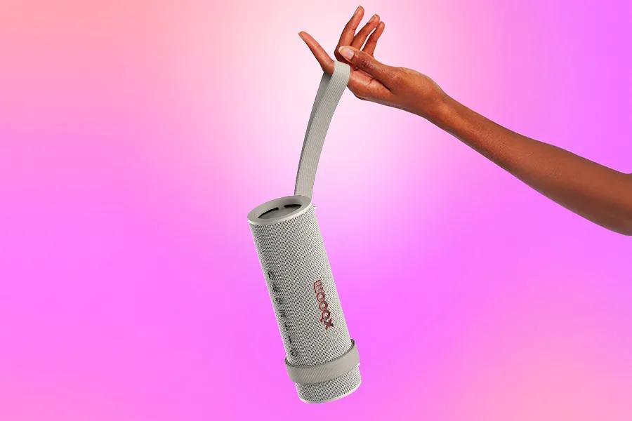 Womans hand holding the xboom Grab