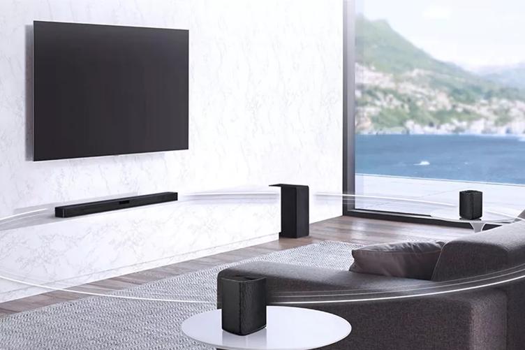 LG SPD7R 7.1 Channel High Res Audio Sound Bar with Rear Speaker Kit