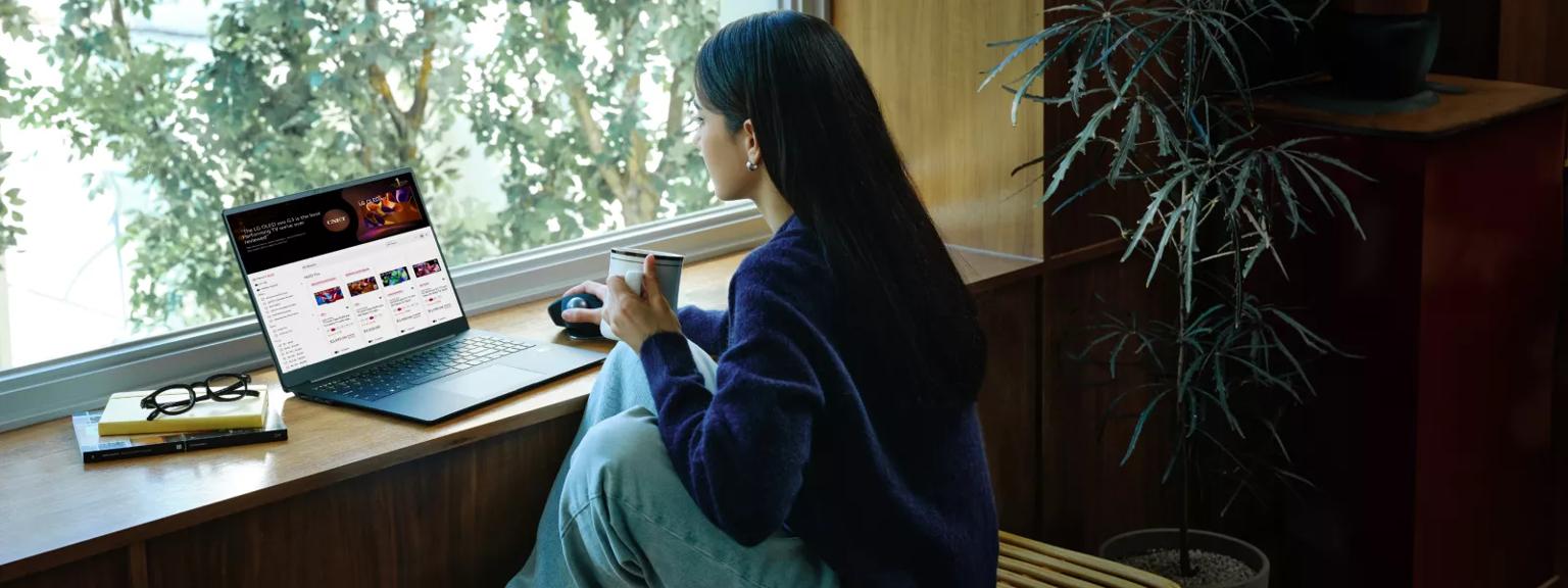 woman browsing lg.com, membership rewards