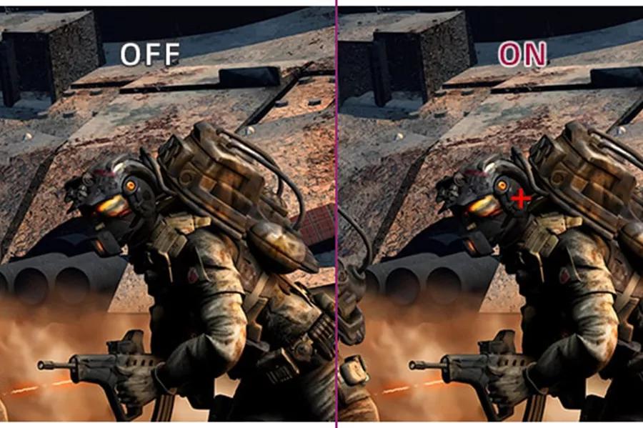 Image of a shooter with FPS Crosshair feature on and off