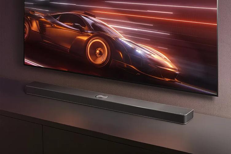 Gaming scene on the TV showcasing high Refresh rate for sound pass through