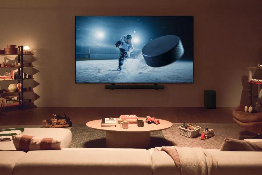 Fast-action hockey displayed on LG QNED MiniLED TV