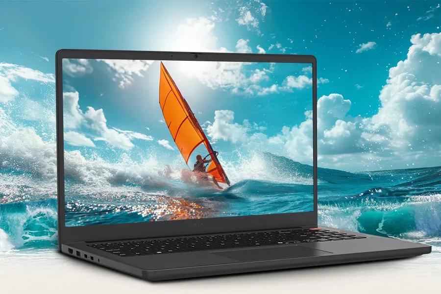 A 15.6" Full HD IPS Display