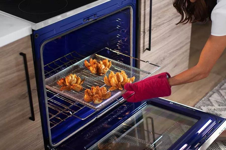 Built-In Air Fry for Crispy Flavor to Feed a Crowd