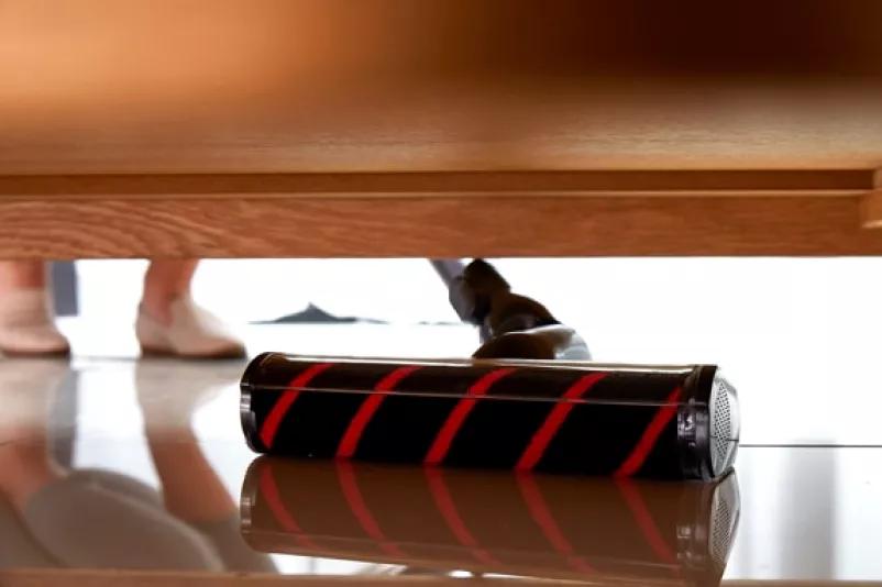 Slim Power Punch Nozzle to clean hidden dust