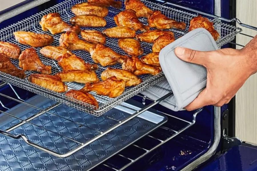 Built-In Air Fry for Crispy Flavor to Feed a Crowd