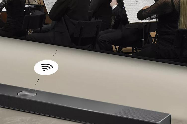 LG Soundbar S95TR and LG TV wireless connectivity for sleek look