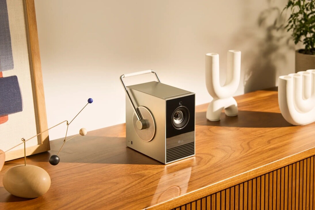 LG CineBeam Q 4K Smart Portable Projector - HU710PB.AUSG