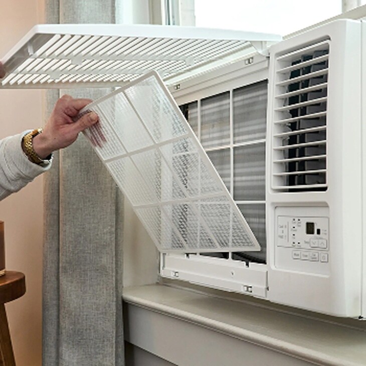 12,200 BTU Window Air Conditioner, Cooling & Heating LW1223HR