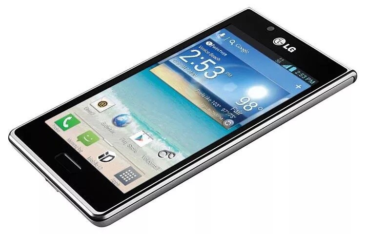 ENJOY THE LG VENICE BIG, BRIGHT, AND CLEAR DISPLAY SCREEN. WATCHING PICTURES, BROWSING THE WEB, AND SHARING QUICKMEMO PERSONALIZED MESSAGES IS NOW A LOT MORE FUN.