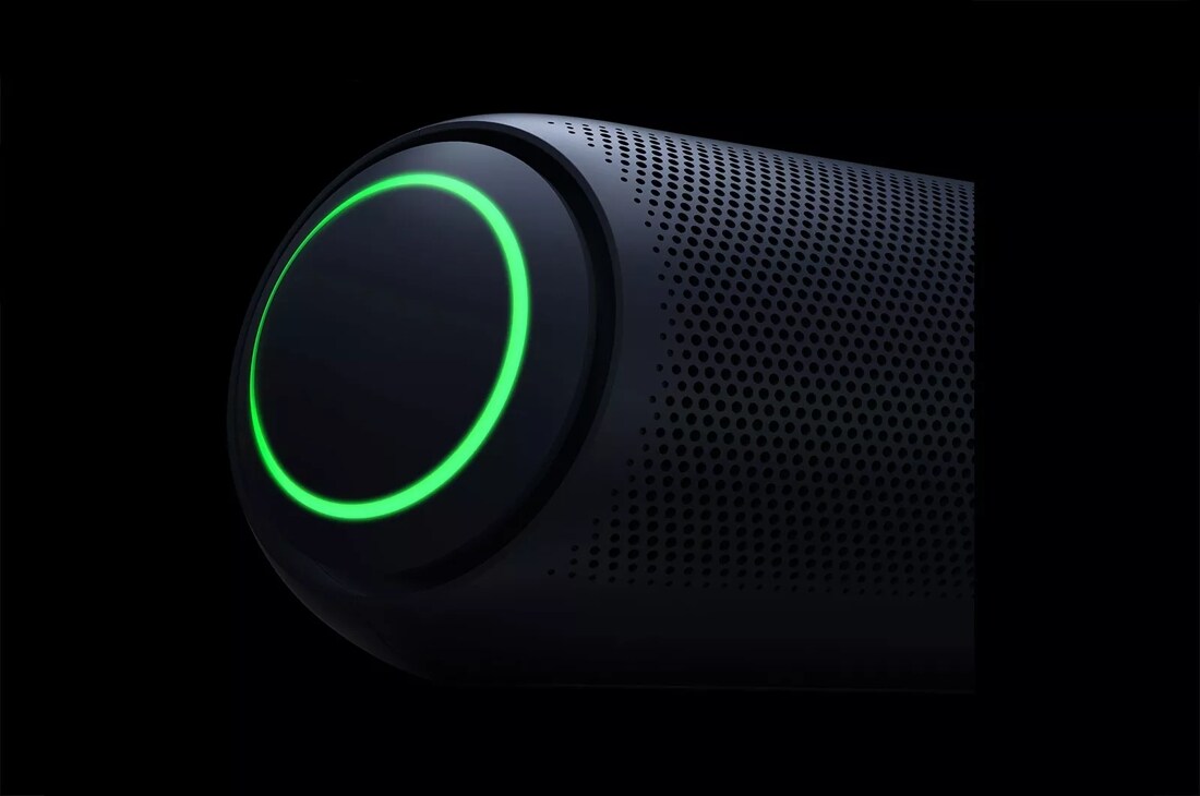  LG XBOOM Go Portable Bluetooth Speaker PL7 - LED Lighting and  up to 24-Hour Battery, Black : Electronics