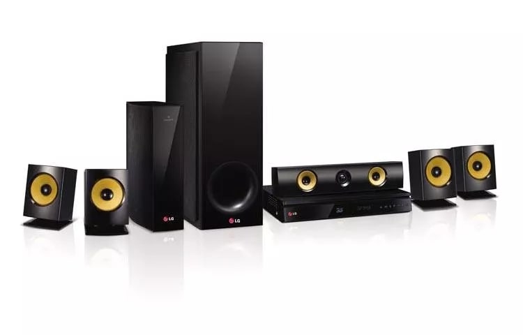 3D-Capable Blu-Ray Disc™ Home Theater System with Smart TV