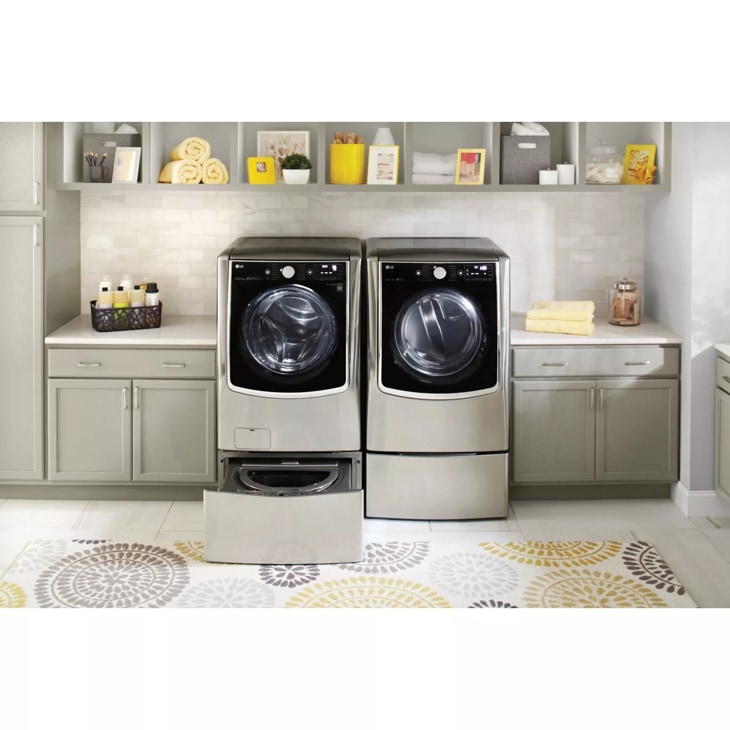 5.2 cu. ft. Large Front Load Washer WM9000HVA LG USA