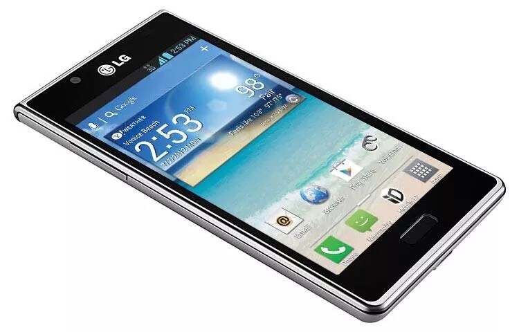 ENJOY THE LG VENICE BIG, BRIGHT, AND CLEAR DISPLAY SCREEN. WATCHING PICTURES, BROWSING THE WEB, AND SHARING QUICKMEMO PERSONALIZED MESSAGES IS NOW A LOT MORE FUN.