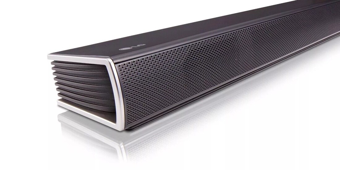 LG 300W Sound Bar with Wireless Subwoofer and Bluetooth