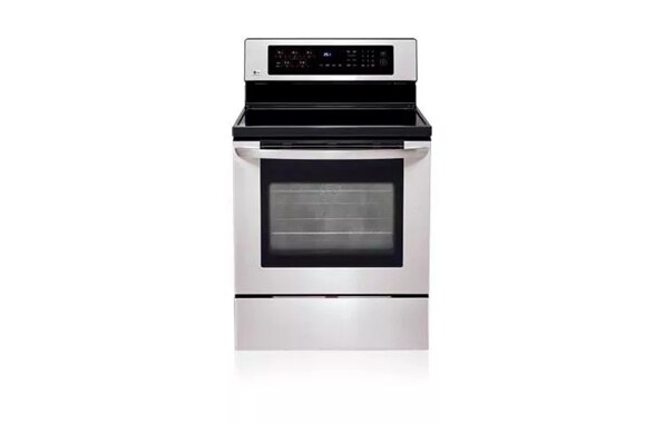 Freestanding Electric Range with EvenJet&trade Convection System