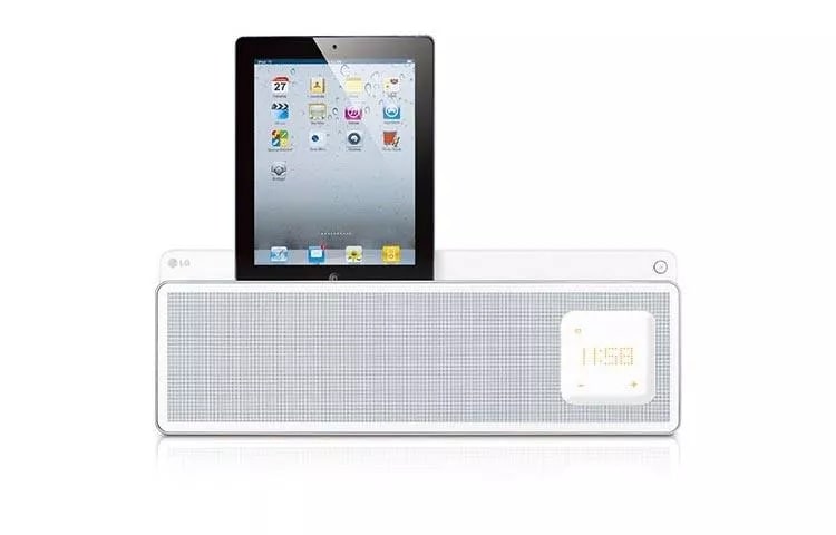 LG 30W Bluetooth® Streaming Dual-Dock
