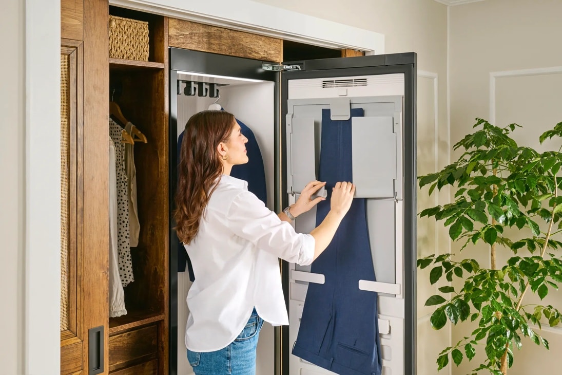 LG Styler® Smart Steam Closet - SC5GMR80H | LG USA