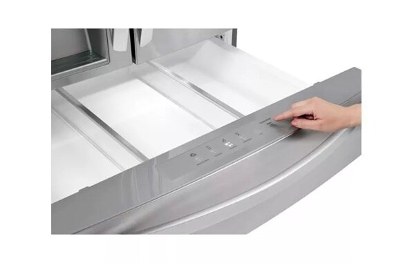 LG LMXS30786S: 4-Door French Door Refrigerator w/CustomChill