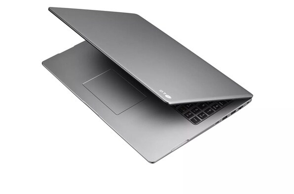 LG gram 17 ノートパソコン 17Z990-VA7CJ ASCII.jp：LG gram 17実機レビュー = 世界初の17インチ