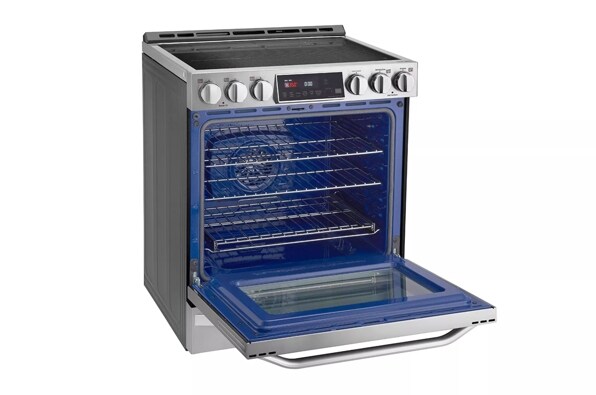 LG STUDIO 6.3 cu. ft. Induction Slide-in Range - LSIS3018SS