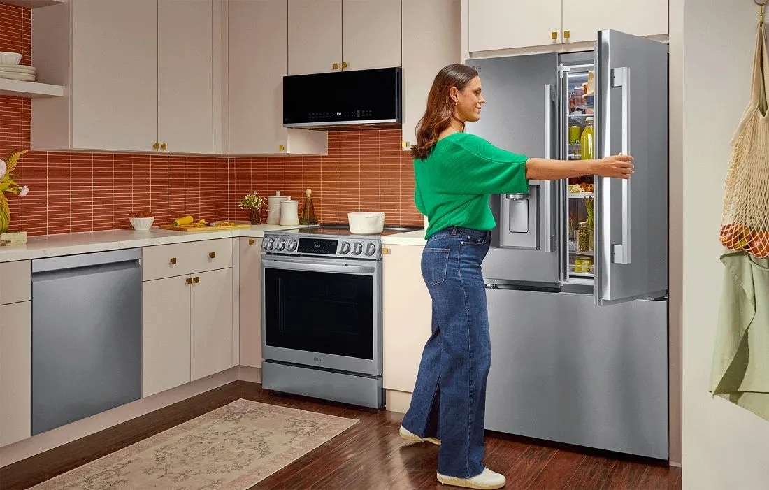 24 cu. ft. French Door Refrigerator - LF24Z6330S | LG USA