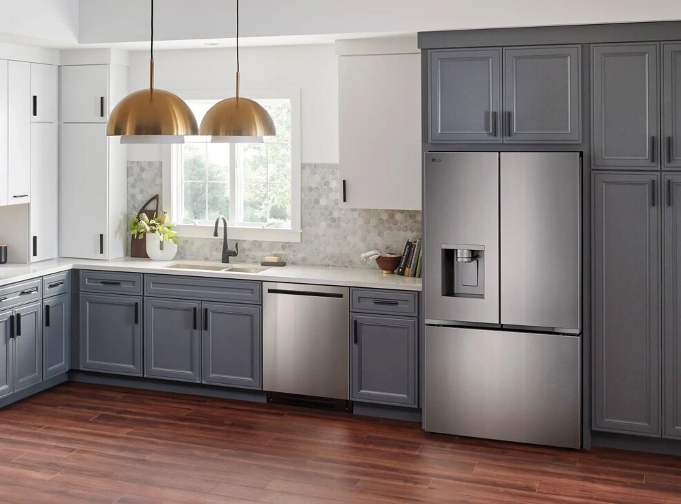 LY24Z6231V Lifestyle Image