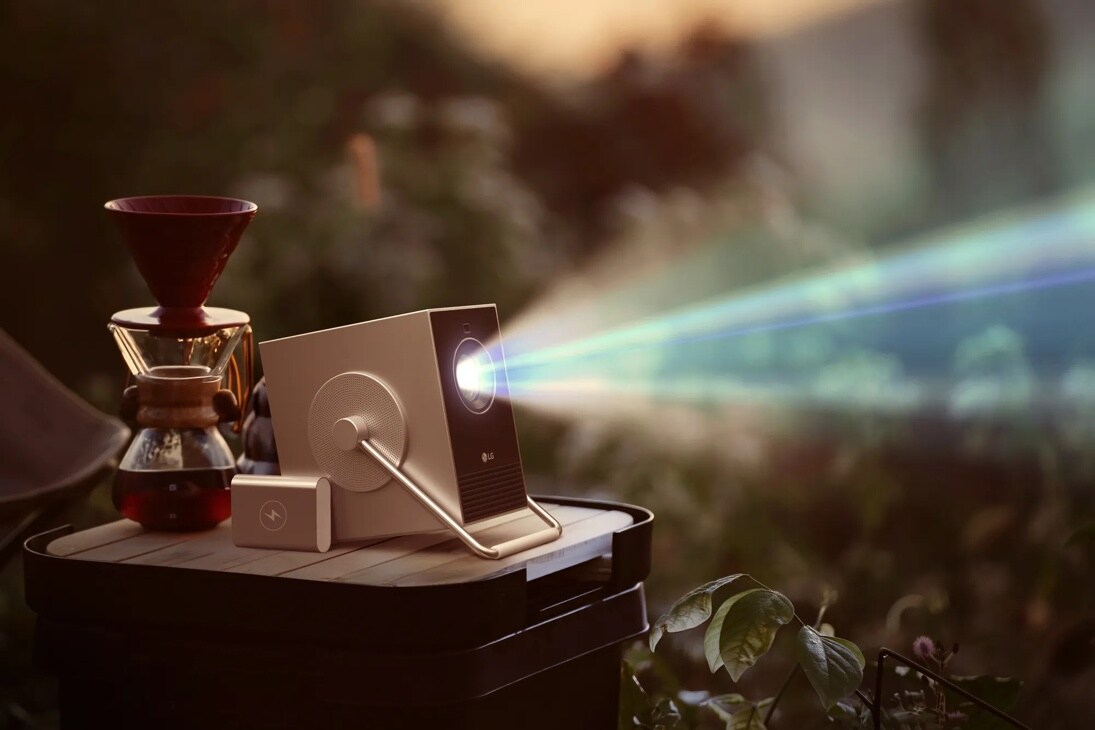 LG CineBeam Q 4K Smart Portable Projector - HU710PB.AUSG