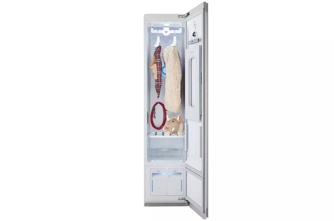 LG Styler® Smart wi-fi Enabled Steam Closet with TrueSteam® Technology and  Exclusive Moving Hangers