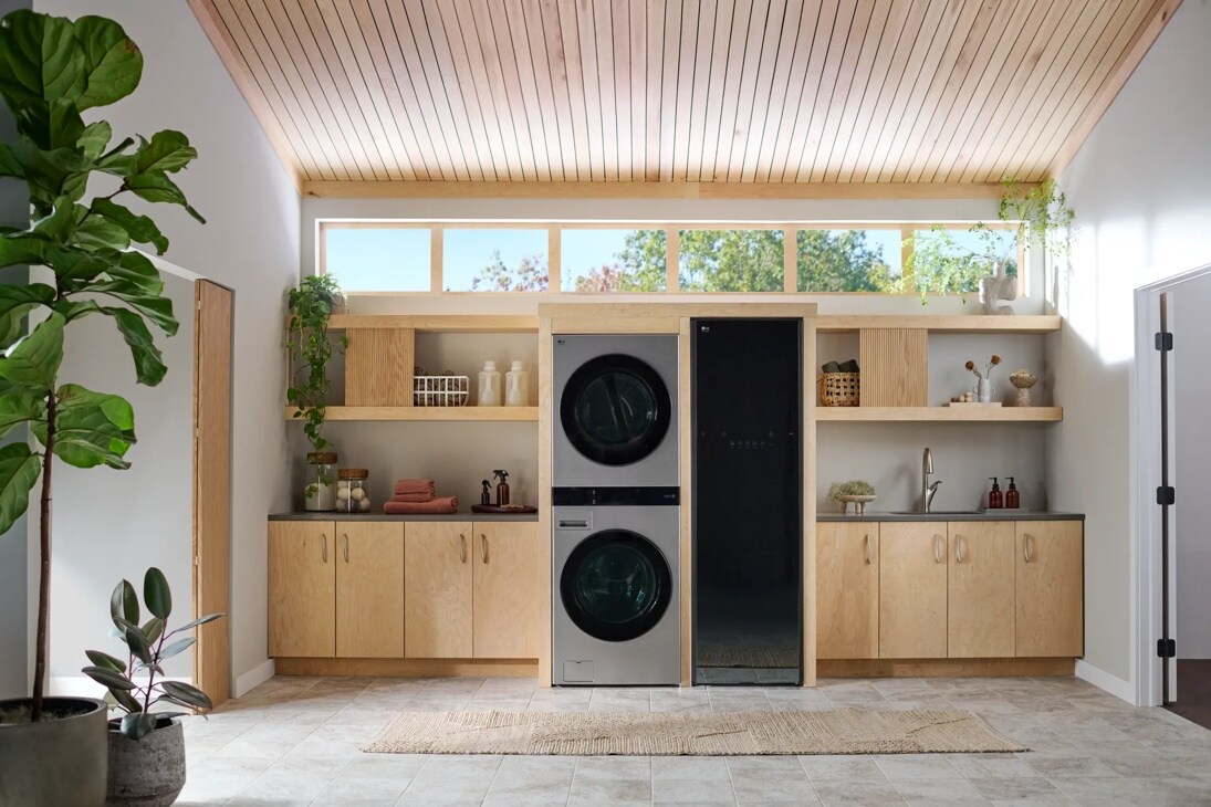 LG STUDIO Styler - Refresh Garments in Minutes with Smart wi-fi Enabled Steam Clothing Care System
