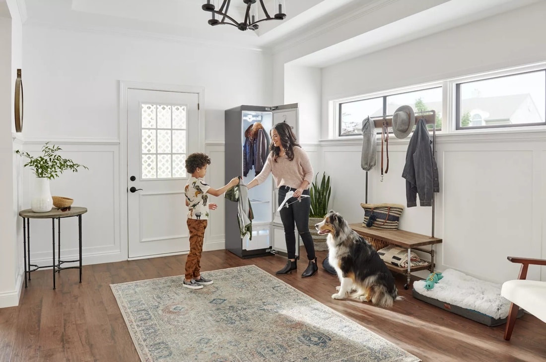 LG Styler® Smart Steam Closet with 3 Hangers - S3MFBN | LG USA