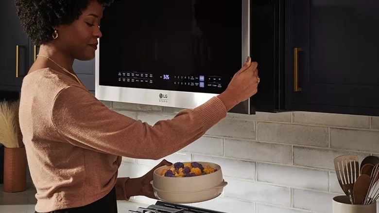 LG Over-the-Range Smart Microwave Oven uses LG's Steam Cook technology for  tastier food » Gadget Flow